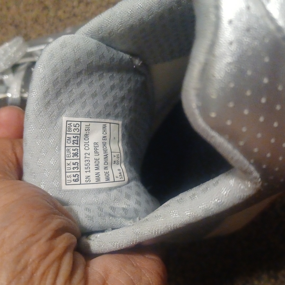 Shoes - Picture 4 of 4
